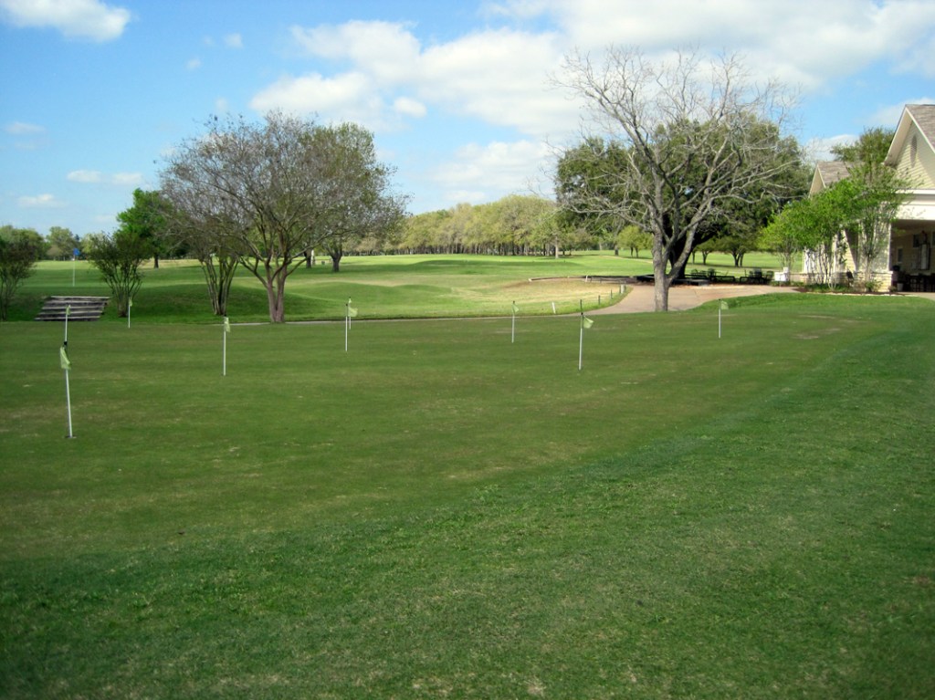 Brenham Country Club has a practice putting green open to public