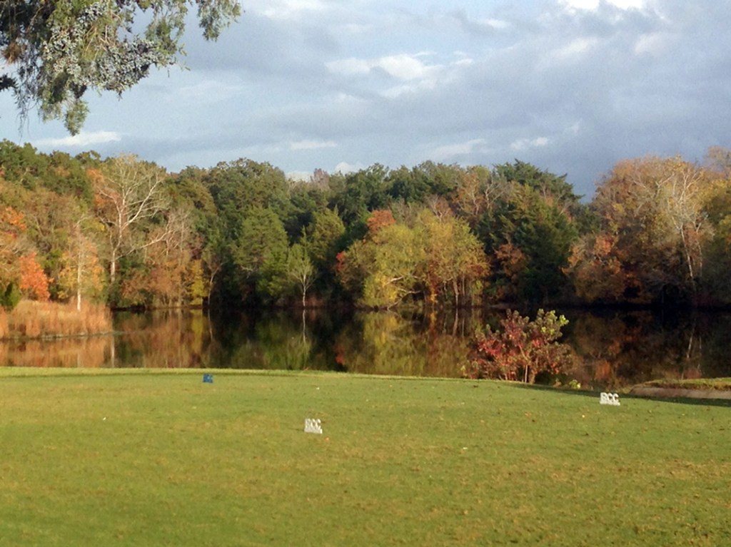 Brenham Country Club on an autumn morning